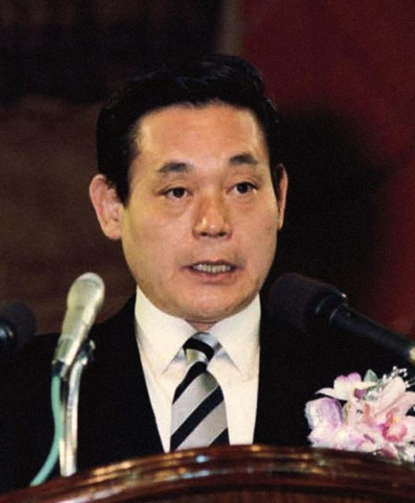 A photo of Chairman Lee Kun-hee declaring the Second Foundation of Samsung at the 50th anniversary on March 22, 1988.